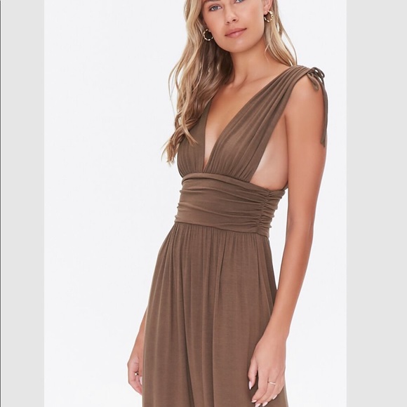 Plunging maxi dress - Picture 2 of 5